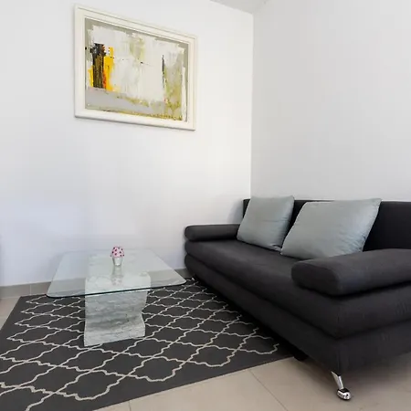 Appartement Ana -free Large Private Parking Available